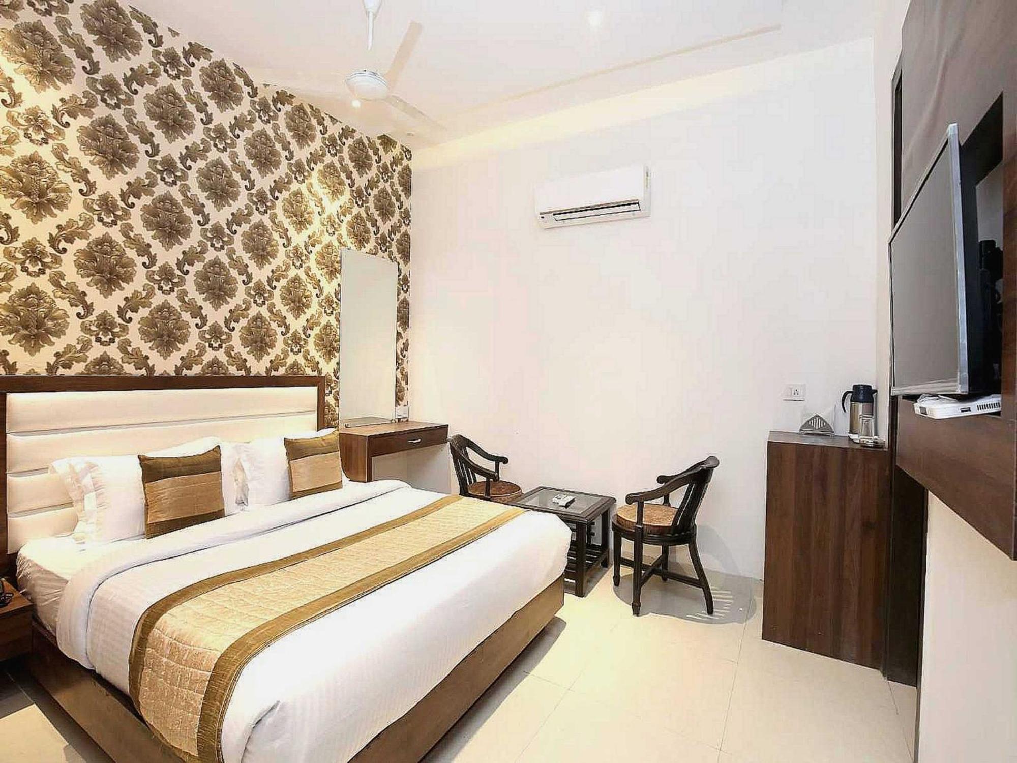 Hotel O Grand Star Amritsar Exterior foto